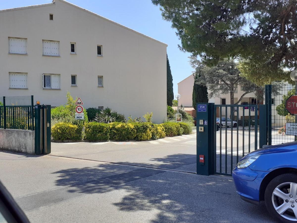 Bandol Nature Et Loisirs: Parking/ Piscine Luaran gambar