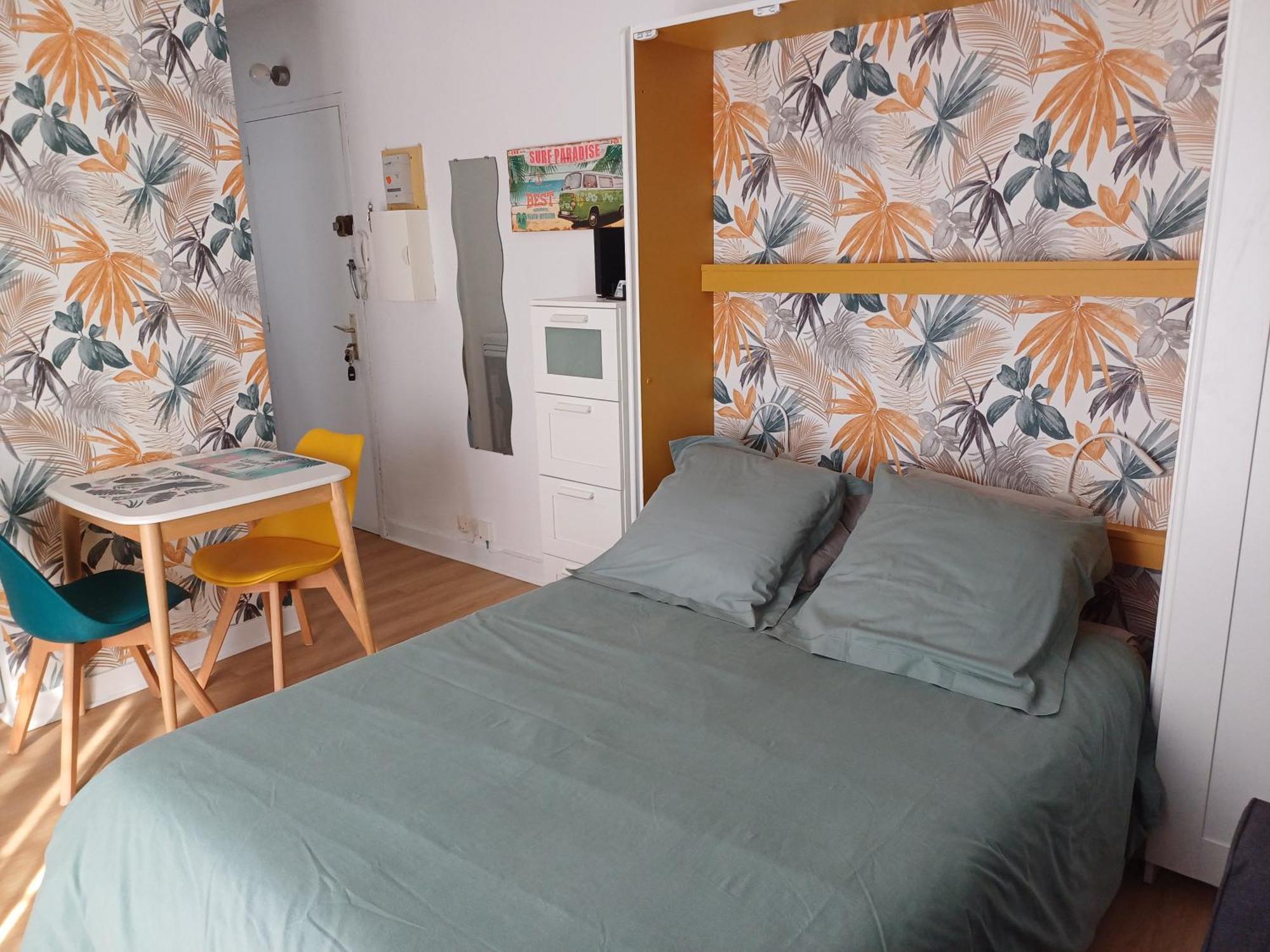 Bandol Nature Et Loisirs: Parking/ Piscine Luaran gambar